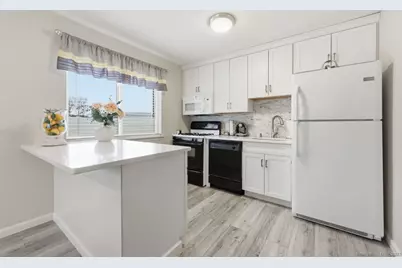 39 Cottonwood Road #39, Newington, CT 06111 - Photo 4