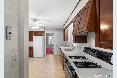 393 Campfield Avenue, Hartford, CT 06114 - Photo 12