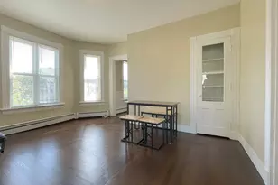 196 Blatchley Ave, New Haven, CT 06513 - Photo 2