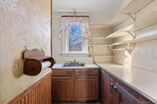 136 2nd St, Hamden, CT 06514 - Photo 8