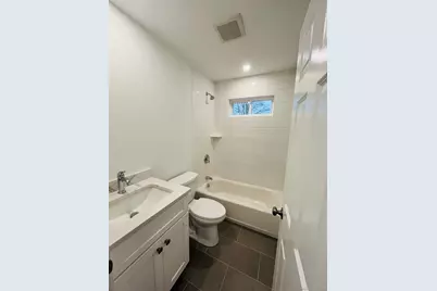 14 Infield Street, Bridgeport, CT 06606 - Photo 8