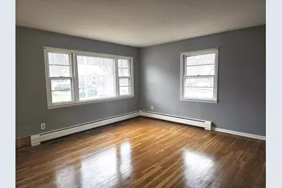 36 Tina Circle, Bridgeport, CT 06606 - Photo 4