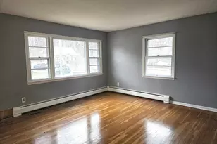 36 Tina Cir, Bridgeport, CT 06606 - Photo 4