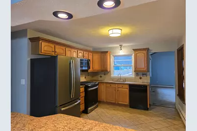 36 Tina Circle, Bridgeport, CT 06606 - Photo 8