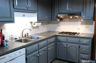 560 Governors Hwy, South Windsor, CT 06074 - Photo 4