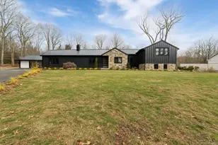 113 Woodbrook Dr, Stamford, CT 06907 - Photo 2