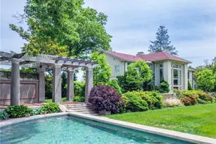 10 Bluewater Hill S, Westport, CT 06880 - Photo 1