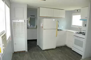 20 Woodland Dr, Waterford, CT 06385 - Photo 2