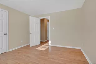 178 Oakland Ave, New Britain, CT 06053 - Photo 22
