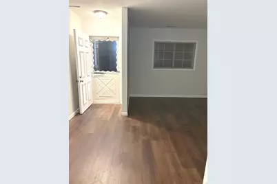 9 Patricia Road #E, Bridgeport, CT 06606 - Photo 2