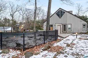 5 Talcott Ridge Rd, Farmington, CT 06032 - Photo 2