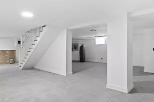 100 Putnam St, Bridgeport, CT 06608 - Photo 14