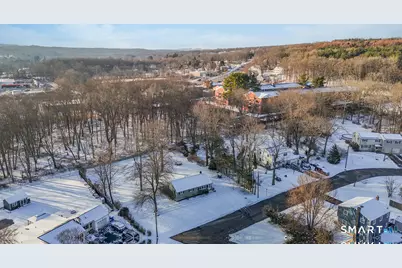 204 Hickory Circle, Middletown, CT 06457 - Photo 6