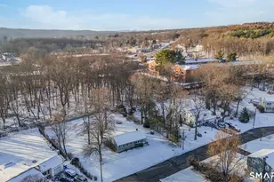 204 Hickory Cir, Middletown, CT 06457 - Photo 6