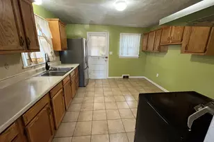 140 Edgewood Ave, Waterbury, CT 06706 - Photo 6