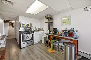 1045 Cooke St, Waterbury, CT 06704 - Photo 24