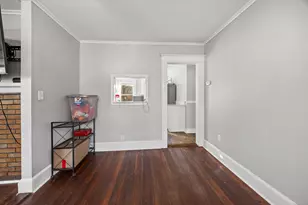 1045 Cooke St, Waterbury, CT 06704 - Photo 10