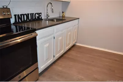 34 Bostwick Arms #34, New Milford, CT 06776 - Photo 4