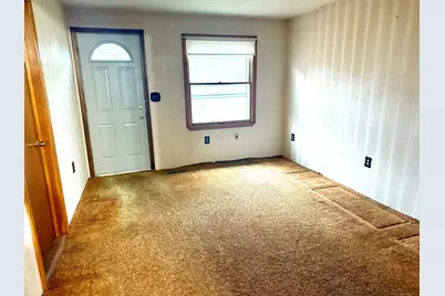 16 Naugatuck Avenue, Shelton, CT 06484 - Photo 10
