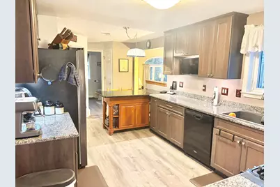 11 Bentley Drive, Manchester, CT 06042 - Photo 6