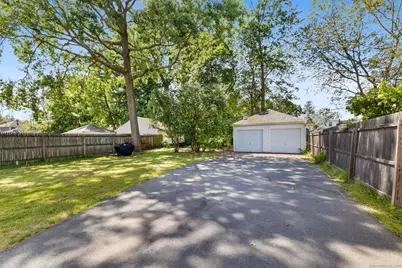 135 Dover Road, West Hartford, CT 06119 - Photo 34