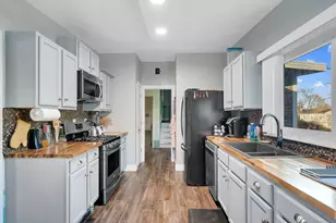 89 Gail Dr, Waterbury, CT 06704 - Photo 8