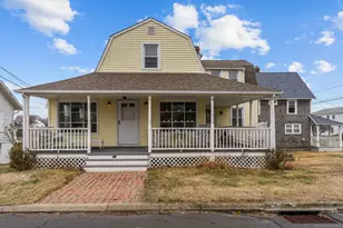 76 New Shore Rd, Waterford, CT 06385 - Photo 1