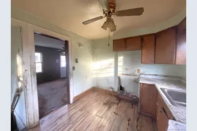 21 Meadow Street, Milford, CT 06460 - Photo 8