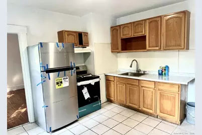 219 Connecticut Avenue, New London, CT 06320 - Photo 1