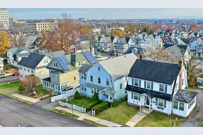 25 Manhattan Avenue, Bridgeport, CT 06606 - Photo 14