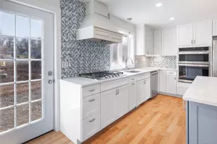 886 East St, Middletown, CT 06457 - Photo 6