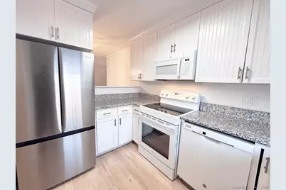 2 West Avenue #APT 5, Norwalk, CT 06854 - Photo 4