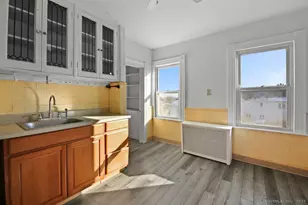 527 Burritt St, New Britain, CT 06053 - Photo 8