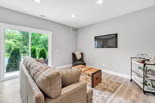 303 Bridgeport Ave, Shelton, CT 06484 - Photo 10