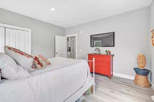 303 Bridgeport Ave, Shelton, CT 06484 - Photo 18