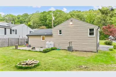 113 Devonwood Drive, Waterbury, CT 06708 - Photo 4