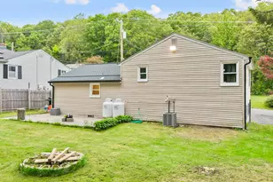 113 Devonwood Dr, Waterbury, CT 06708 - Photo 4