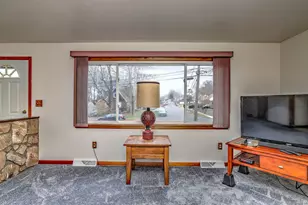 15 Utica St, Milford, CT 06461 - Photo 10