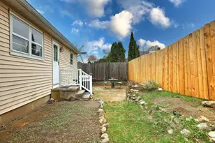 15 Utica St, Milford, CT 06461 - Photo 4