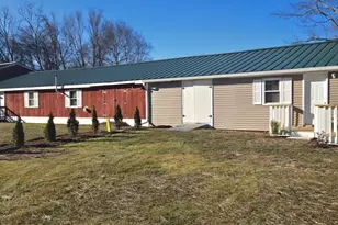 394 Mashamoquet Rd, Pomfret, CT 06259 - Photo 1