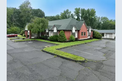 377 South Center Street, Windsor Locks, CT 06096 - Photo 2