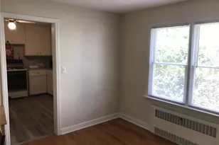 722 Knapps Hwy, Fairfield, CT 06825 - Photo 4