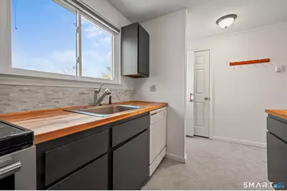 16 Seymour Road #17-D, East Granby, CT 06026 - Photo 4