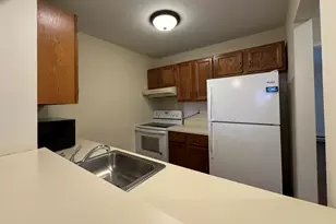 136 Pembroke Rd, Danbury, CT 06811 - Photo 6