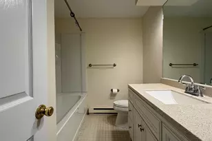 136 Pembroke Rd, Danbury, CT 06811 - Photo 10