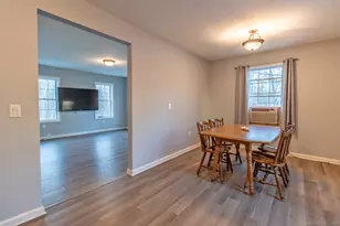 135 W High St, East Hampton, CT 06424 - Photo 14