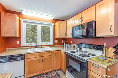 18 Patriots Square #18, Mansfield, CT 06250 - Photo 16