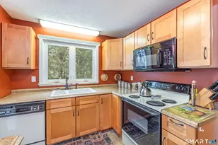 18 Patriots Square, Mansfield, CT 06250 - Photo 16