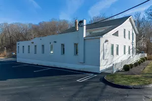 657 Orange Center Rd, Orange, CT 06477 - Photo 2