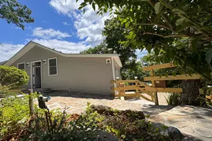 22 Hemlock Trail, Newtown, CT 06482 - Photo 2